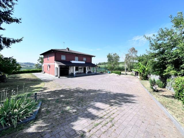 Case e ville in vendita di 267 m² in Via Stazione, 3