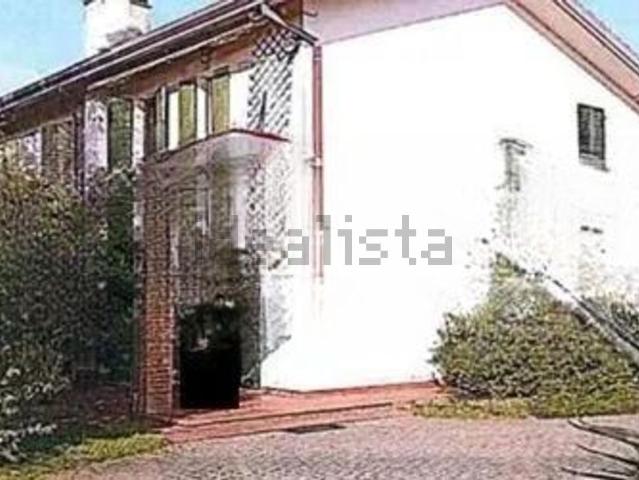 Case e ville in vendita di 267 m² in Via Veneto, 3