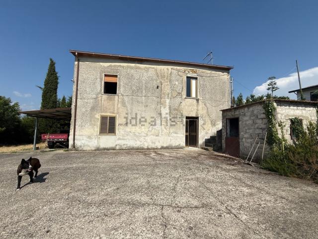 Case e ville in vendita di 267 m² in Contrada Capograssi, 6
