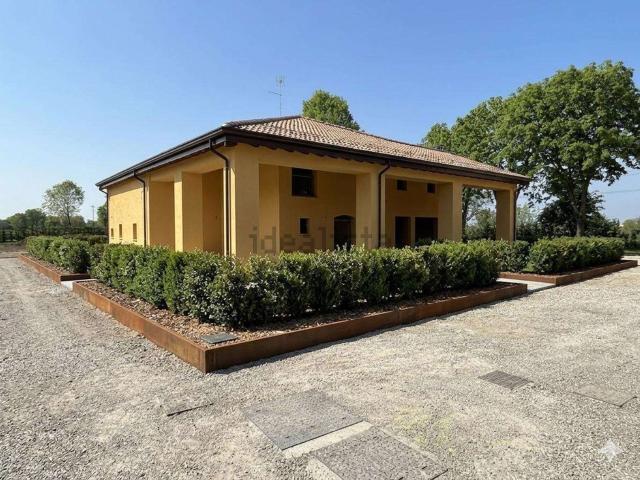 Case e ville in vendita di 267 m² in Strada Corletto Sud, 406