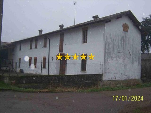 Case e ville in vendita di 268 m² in Via G. Marconi