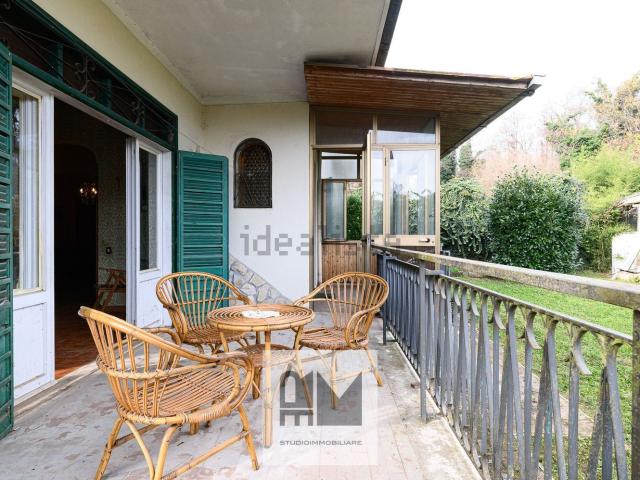 Case e ville in vendita di 268 m² in Via Tuscolana, 170