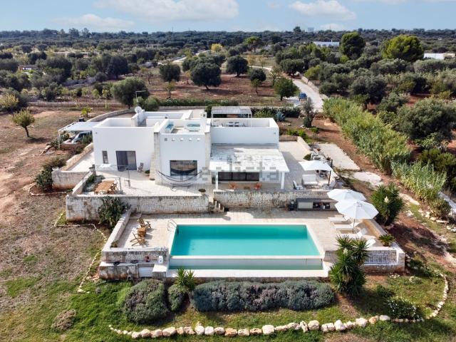 Case e ville in vendita di 268 m² in Contrada Grotta Giuliano