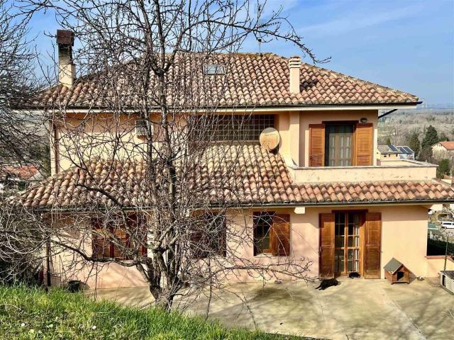 Case e ville in vendita di 269 m²