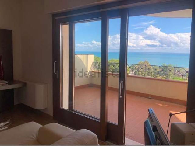 Case e ville in vendita di 269 m² in Via Montevecchio, 45