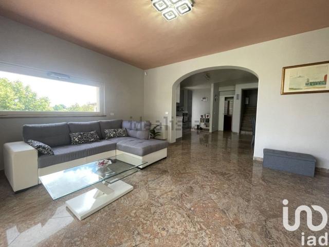 Case e ville in vendita di 269 m² in Via San Piero