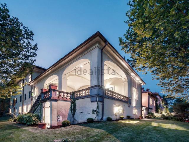 Case e ville in vendita di 2700 m² in Strada Rocca Sparviera, 25