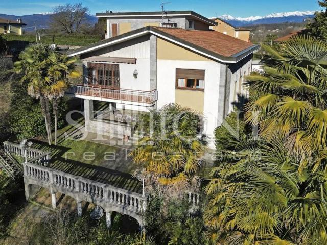 Case e ville in vendita di 270 m²