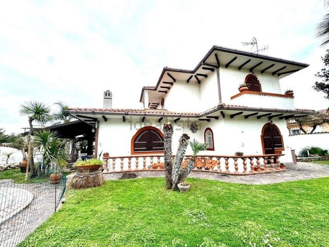 Case e ville in vendita di 270 m²