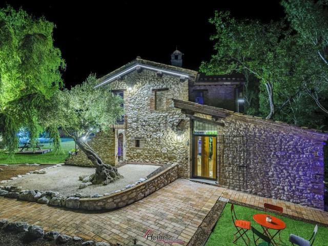 Case e ville in vendita di 270 m²