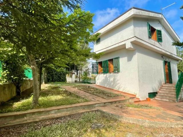 Case e ville in vendita di 270 m²