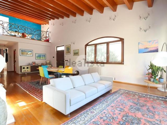 Case e ville in vendita di 270 m²