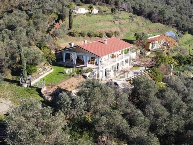 Case e ville in vendita di 270 m²