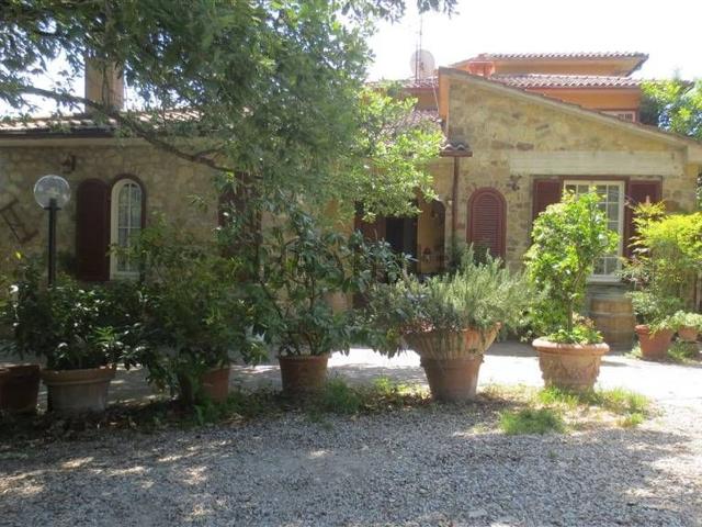 Case e ville in vendita di 270 m²