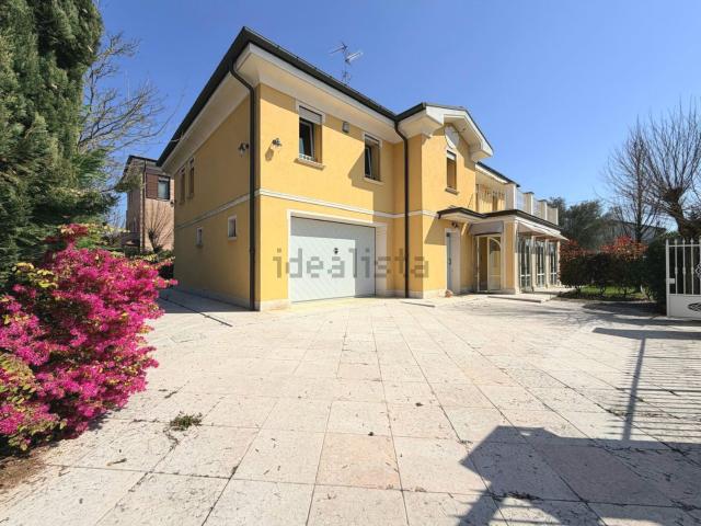 Case e ville in vendita di 270 m²