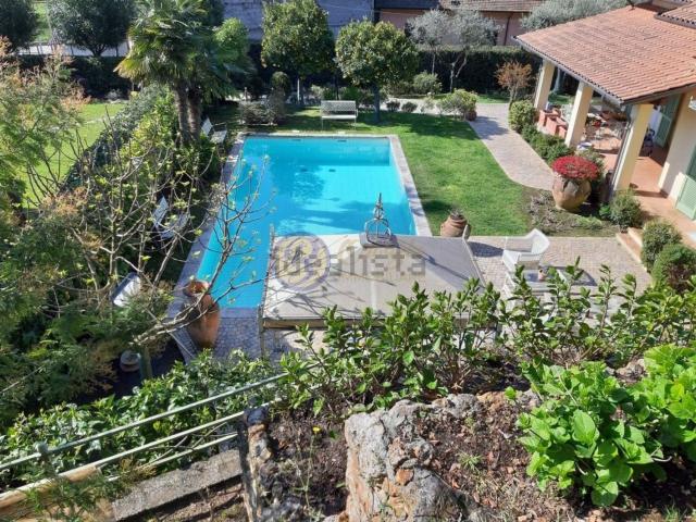 Case e ville in vendita di 270 m²