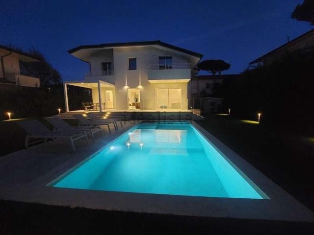 Case e ville in vendita di 270 m²