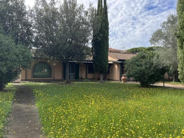 Case e ville in vendita di 270 m²