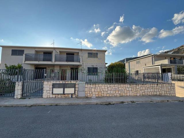 Case e ville in vendita di 270 m² in Via Carmine Napolitani