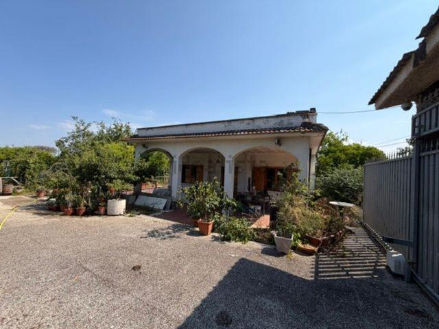 Case e ville in vendita di 270 m² in Via Adda, 20