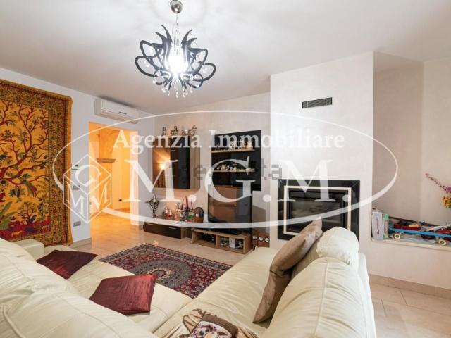Case e ville in vendita di 270 m² in Via Bonci