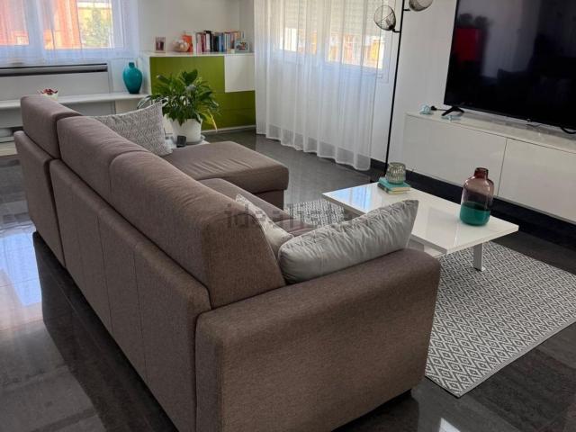 Case e ville in vendita di 270 m² in Via Balai