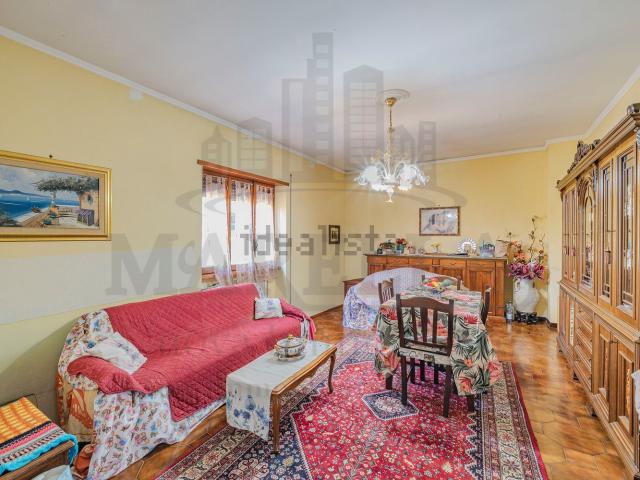 Case e ville in vendita di 270 m² in Via Barolo