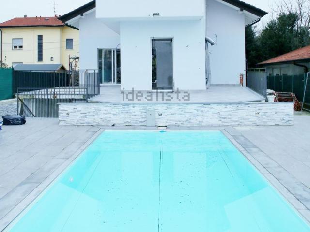 Case e ville in vendita di 270 m² in Via Goffredo Mameli, 1