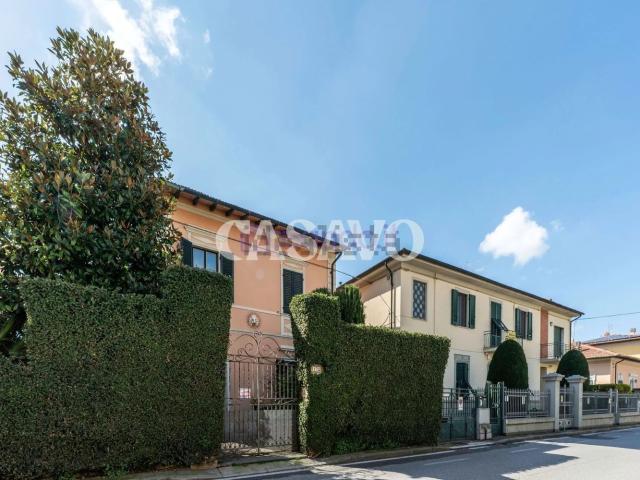 Case e ville in vendita di 270 m² in Via Giuseppe Montanelli, 178