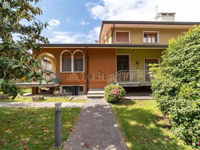 Case e ville in vendita di 270 m² in Via Giuseppe Mazzini