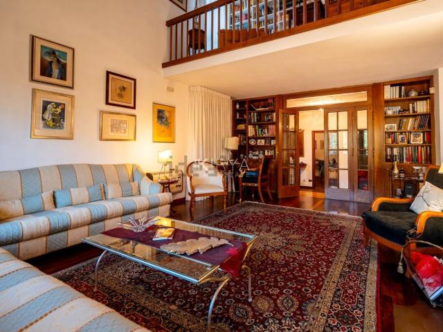 Case e ville in vendita di 270 m² in Via Giacomo Brodolini, 2