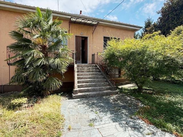 Case e ville in vendita di 270 m² in Via Gioacchino Rossini