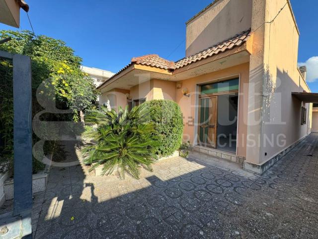 Case e ville in vendita di 270 m² in Via dei Bianchi Pittori, 3
