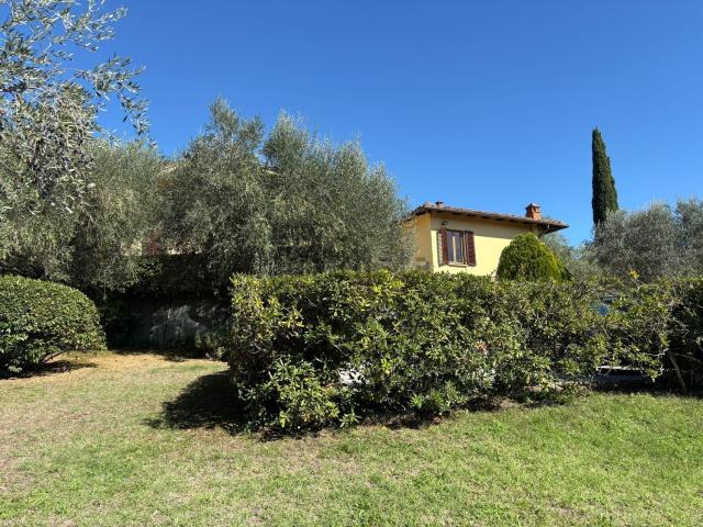 Case e ville in vendita di 270 m² in Via del Chiassone