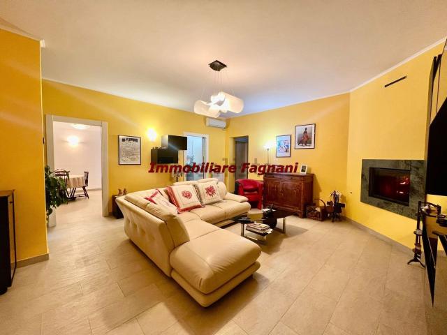 Case e ville in vendita di 270 m² in Via di Colle Petrone