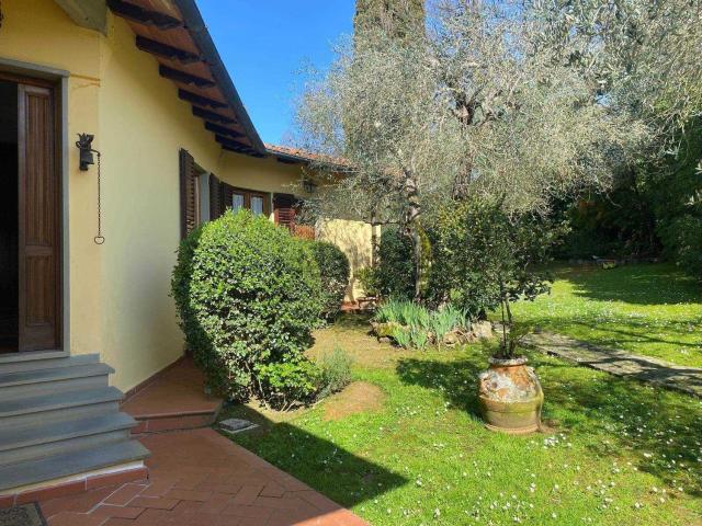 Case e ville in vendita di 270 m² in Via di Santa Maria a Marignolle, 30