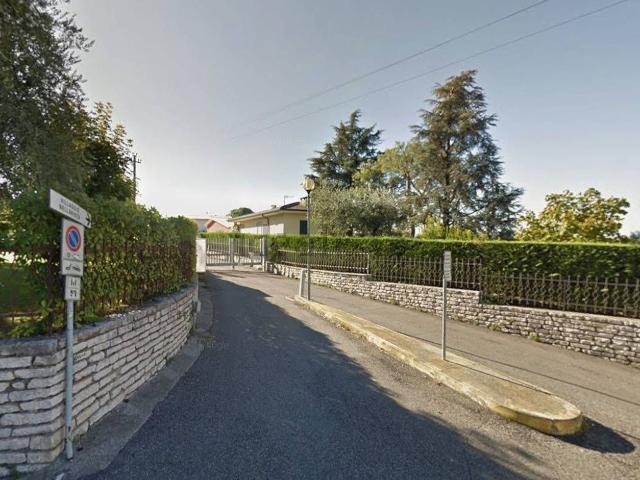 Case e ville in vendita di 270 m² in Via Montavoletta, 54