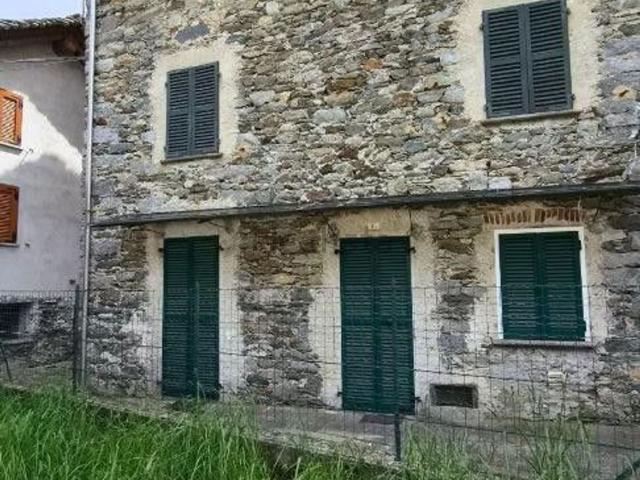 Case e ville in vendita di 270 m² in Via Madre Clotilde Verno, 10