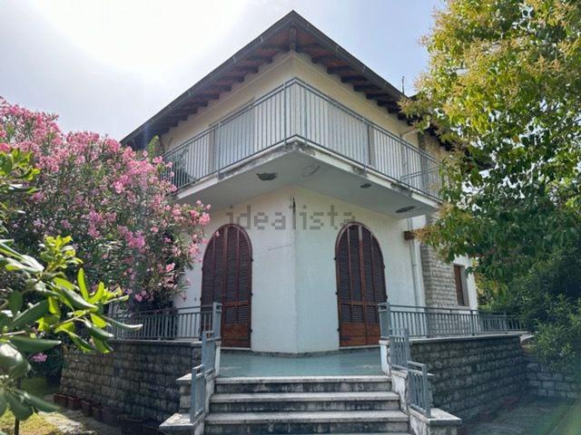 Case e ville in vendita di 270 m² in Via marco polo, 6