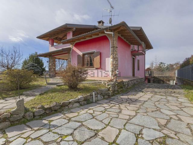Case e ville in vendita di 270 m² in Via San Giorgio, 22