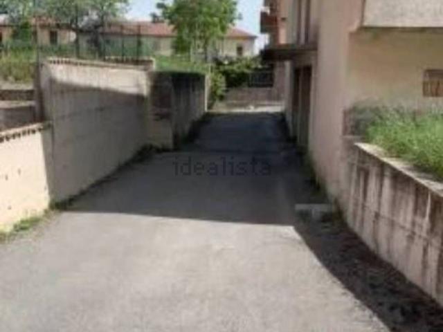 Case e ville in vendita di 270 m² in Via Santi Giovanni e Paolo