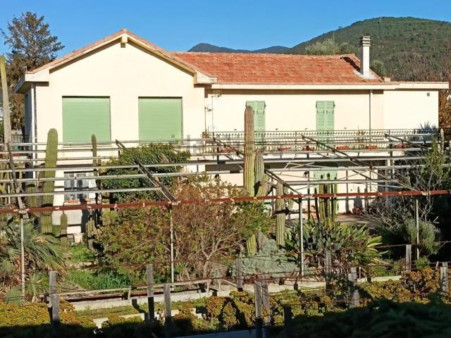 Case e ville in vendita di 270 m² in Via Selva Dolce