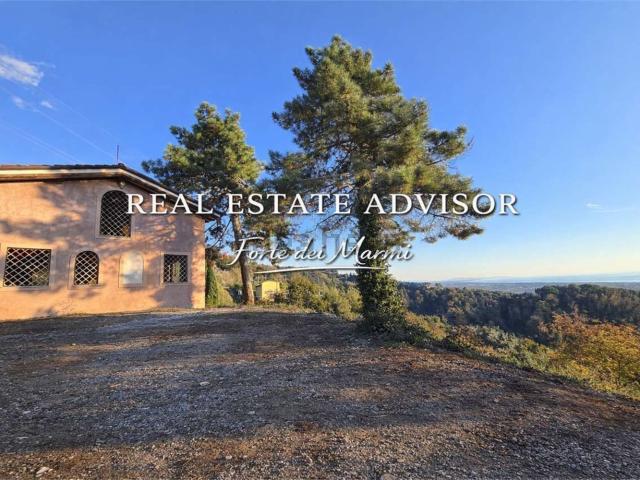 Case e ville in vendita di 270 m² in Via Palatina, 15