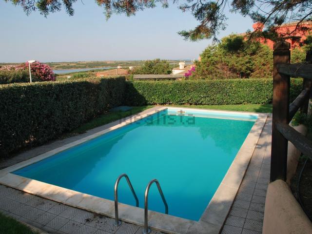Case e ville in vendita di 270 m² in Via Punta su Torrione
