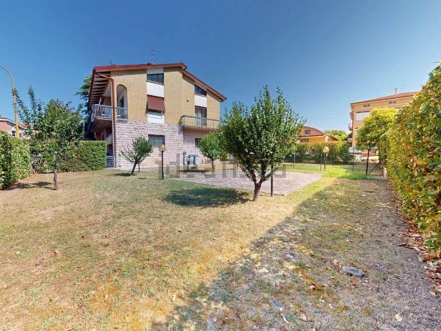 Case e ville in vendita di 270 m² in Via Rodolfo Morandi, 7