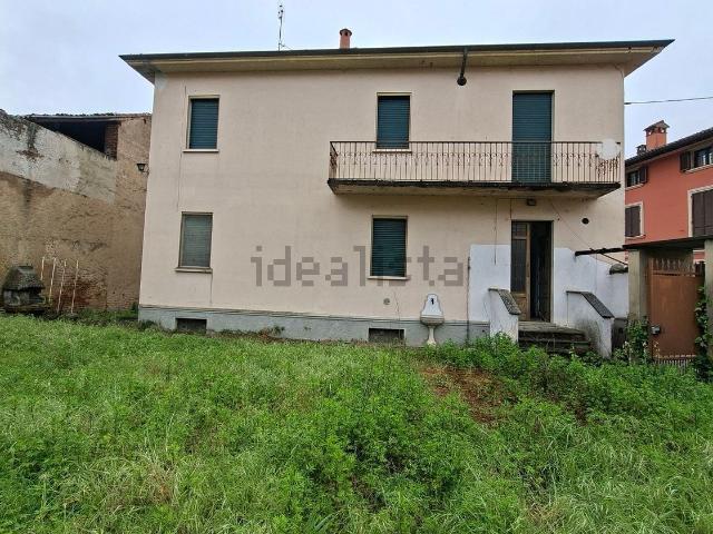 Case e ville in vendita di 270 m² in Via Reale, 2