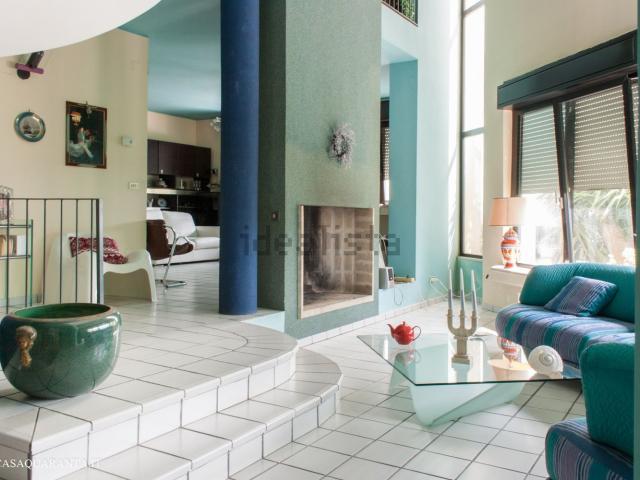 Case e ville in vendita di 270 m² in Via Toniolo