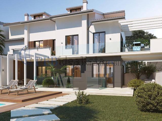 Case e ville in vendita di 270 m² in Via Tirteo