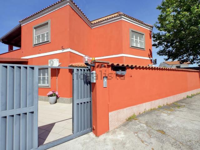 Case e ville in vendita di 270 m² in Via Trincea delle Frasche, 356