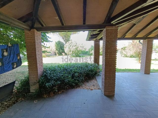 Case e ville in vendita di 270 m² in Via Umberto I